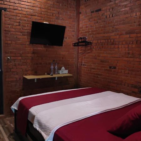 Grha Pawitra Trowulan Appartement Buitenkant foto