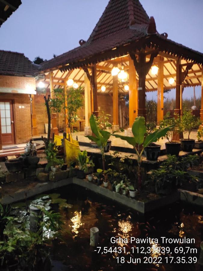 Grha Pawitra Trowulan Appartement Buitenkant foto
