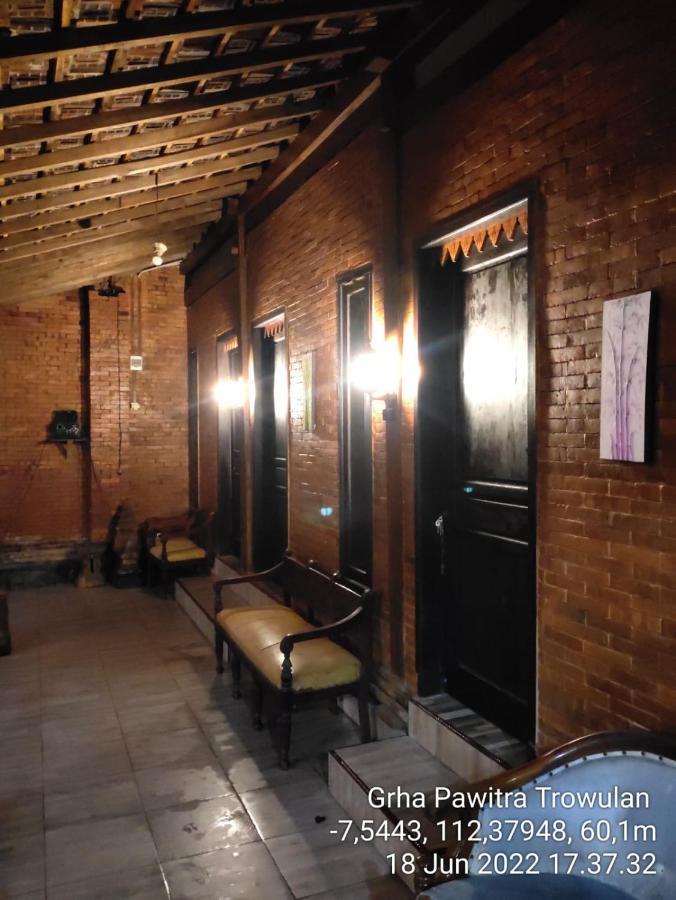 Grha Pawitra Trowulan Appartement Buitenkant foto