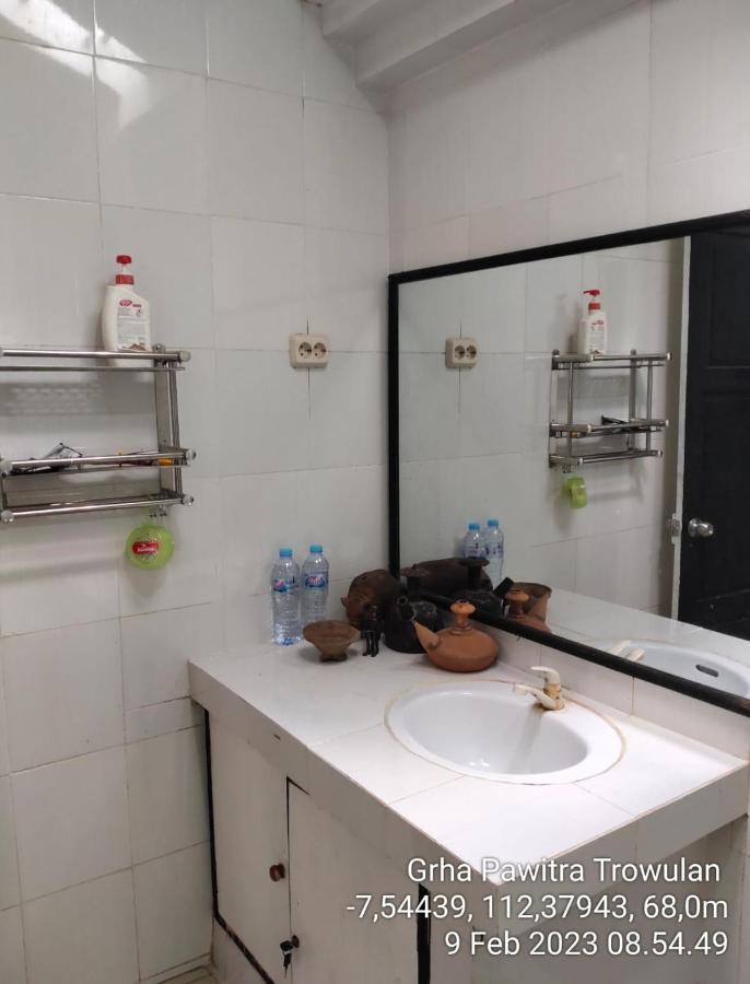 Grha Pawitra Trowulan Appartement Buitenkant foto