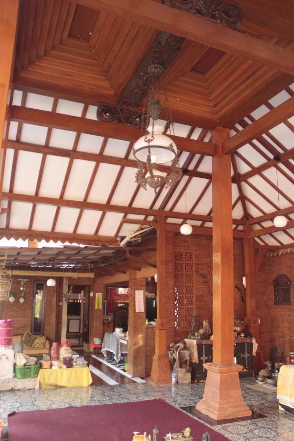 Grha Pawitra Trowulan Appartement Buitenkant foto